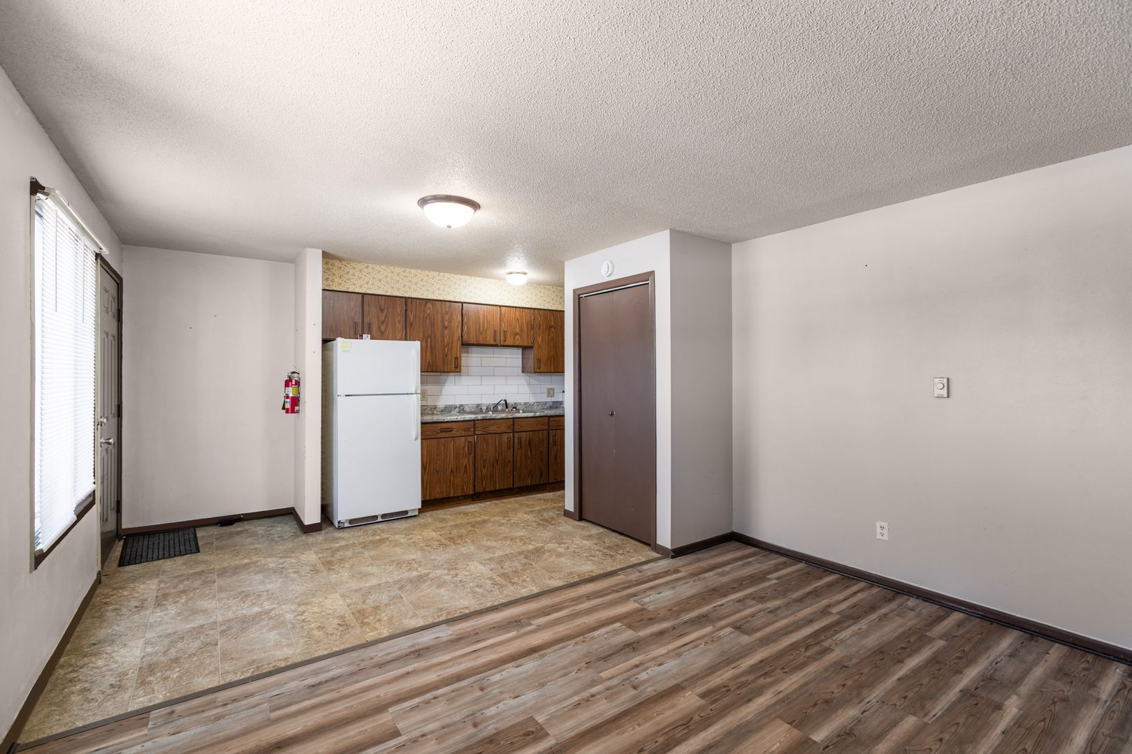 New Albin Apartment: 375 Plum St