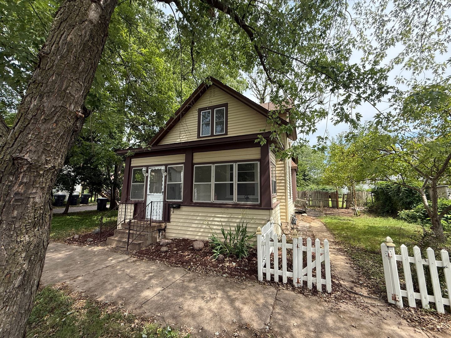 La Crosse House: 815 13th St S