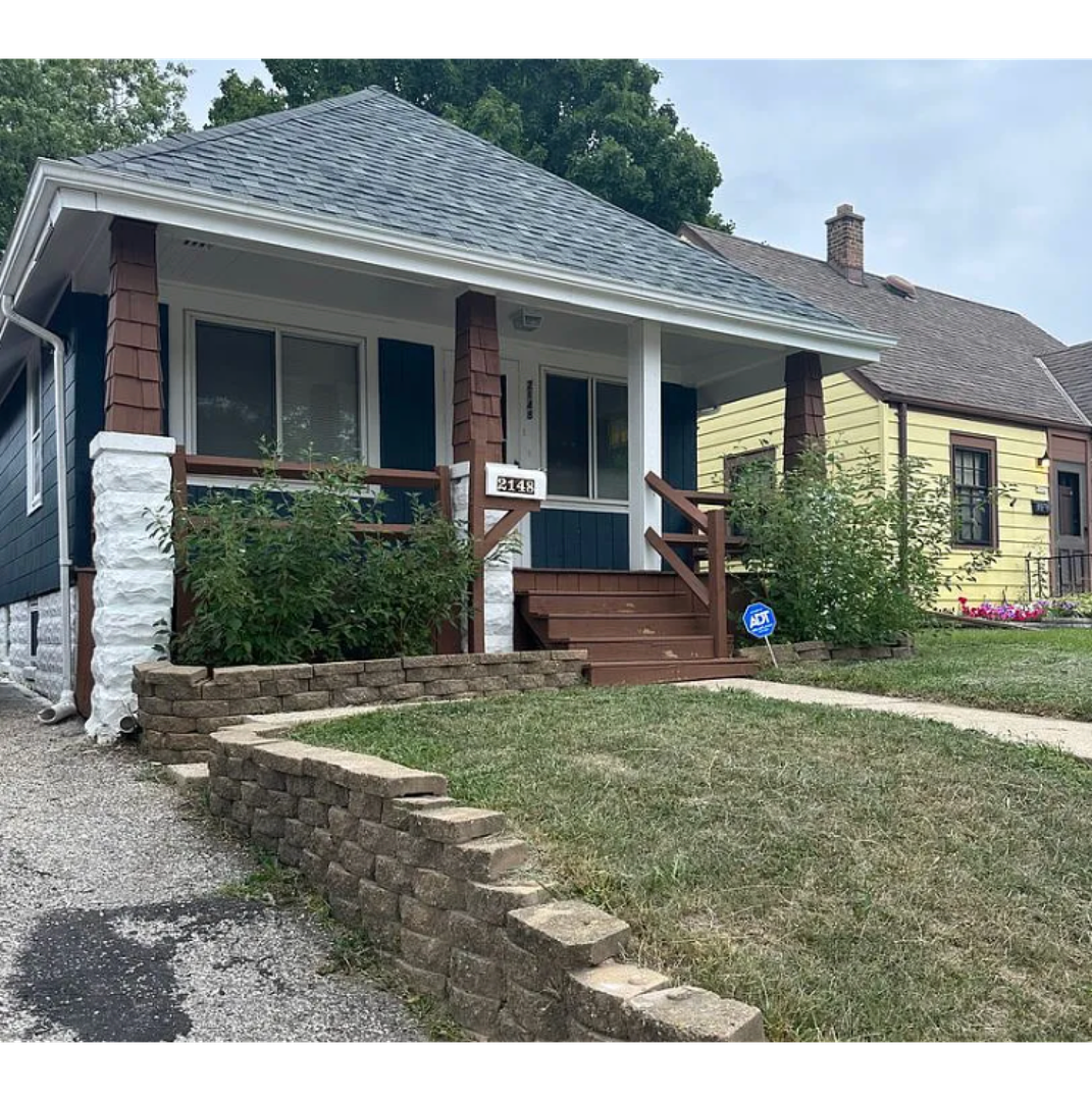 West Allis House: 2148 S 91st St
