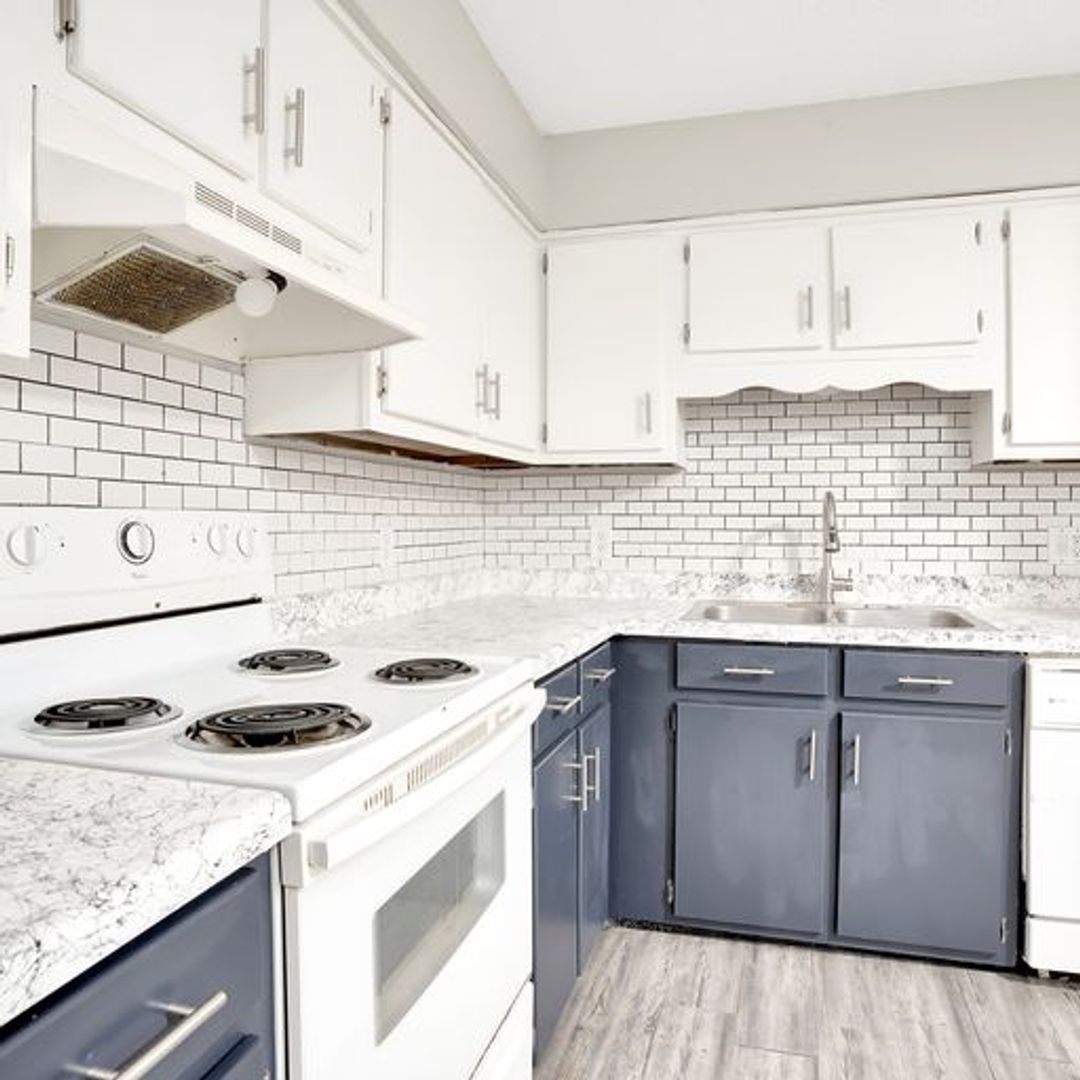 Rossville Apartment: 809 Chickamauga Ave.