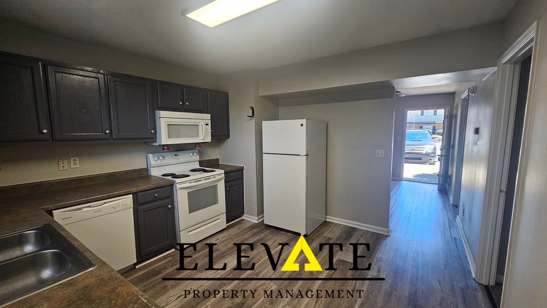 Dalton Apartment: 1418 Burgess Dr.