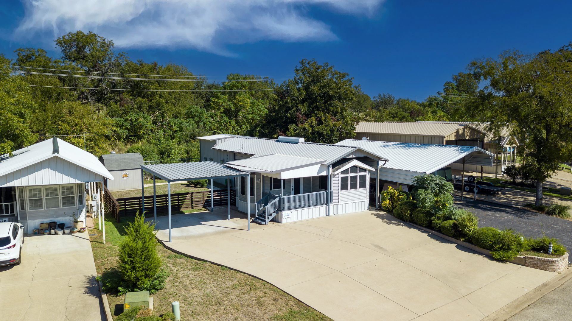 Granbury House: 710 Brazos Harbor Circle