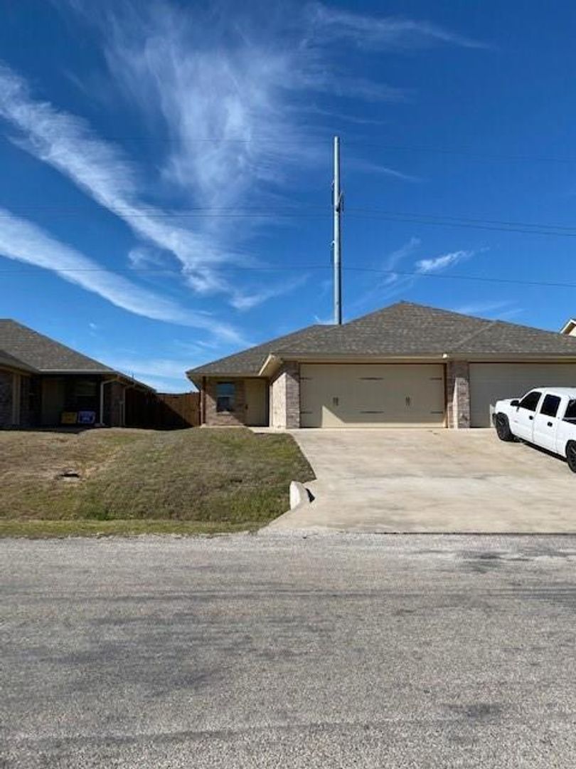 Granbury Apartment: 3113 Weave Ct