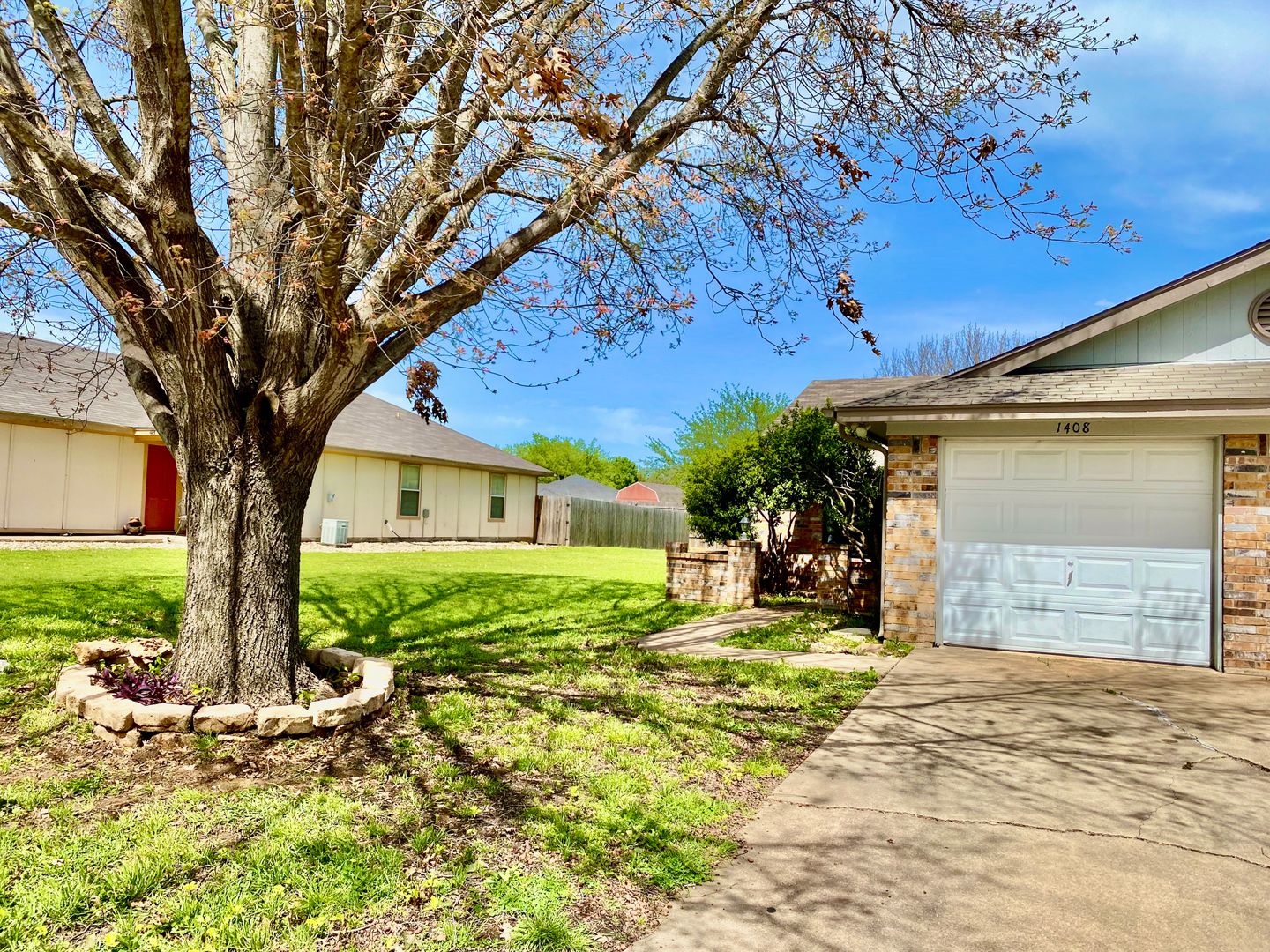 Granbury House: 1408 Walters Drive