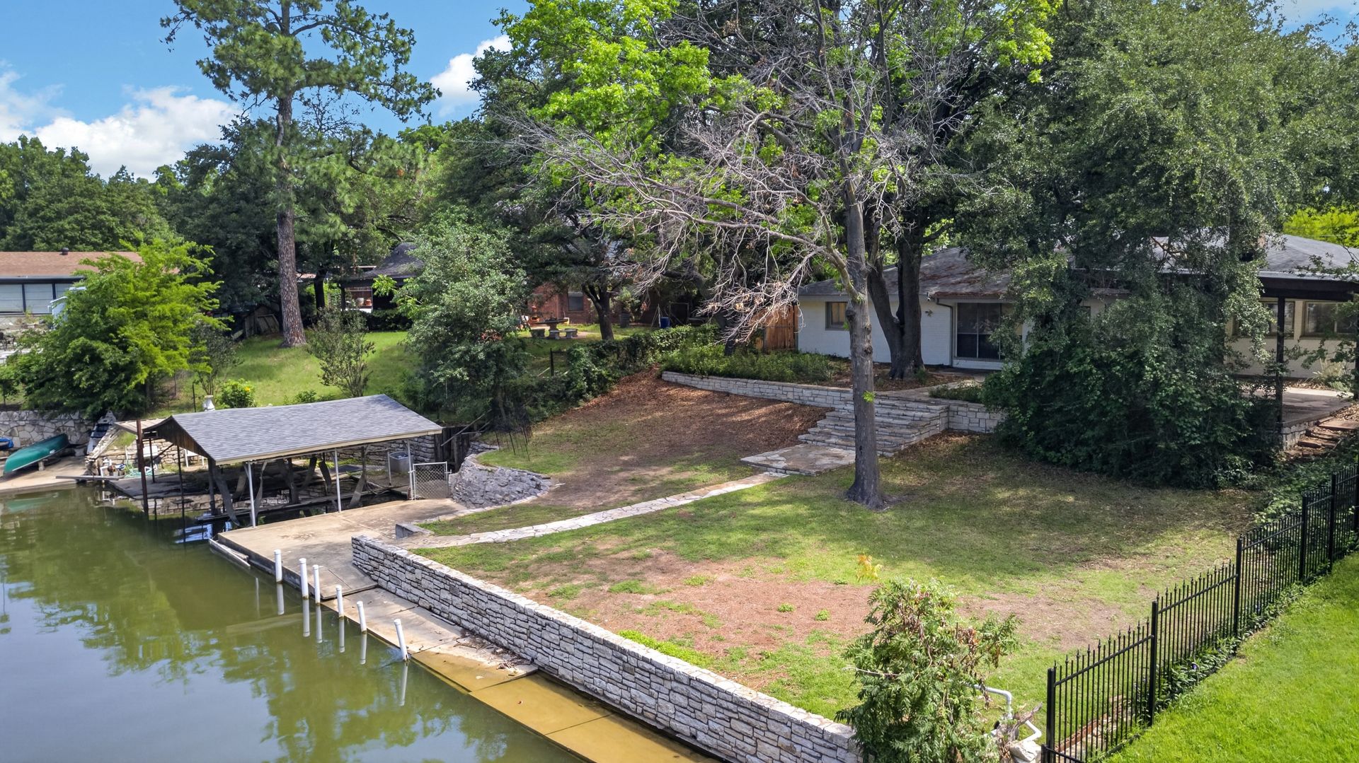 Granbury House: 4202 Indian Creek Court