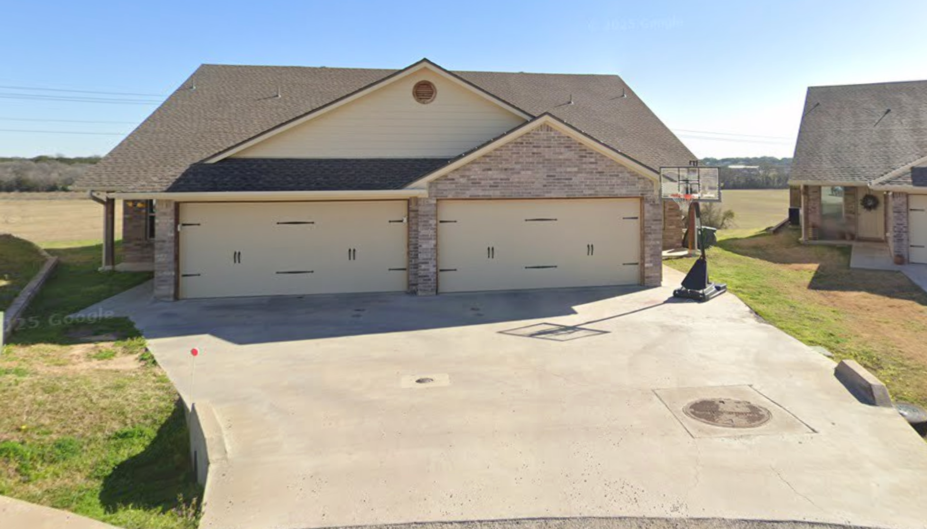 Granbury Apartment: 904 Dart Ct
