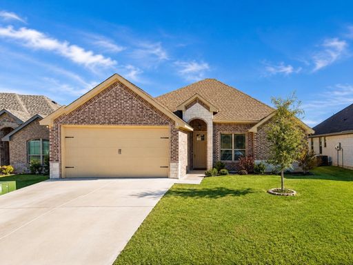 Newer Home in Grand Places – photo 1