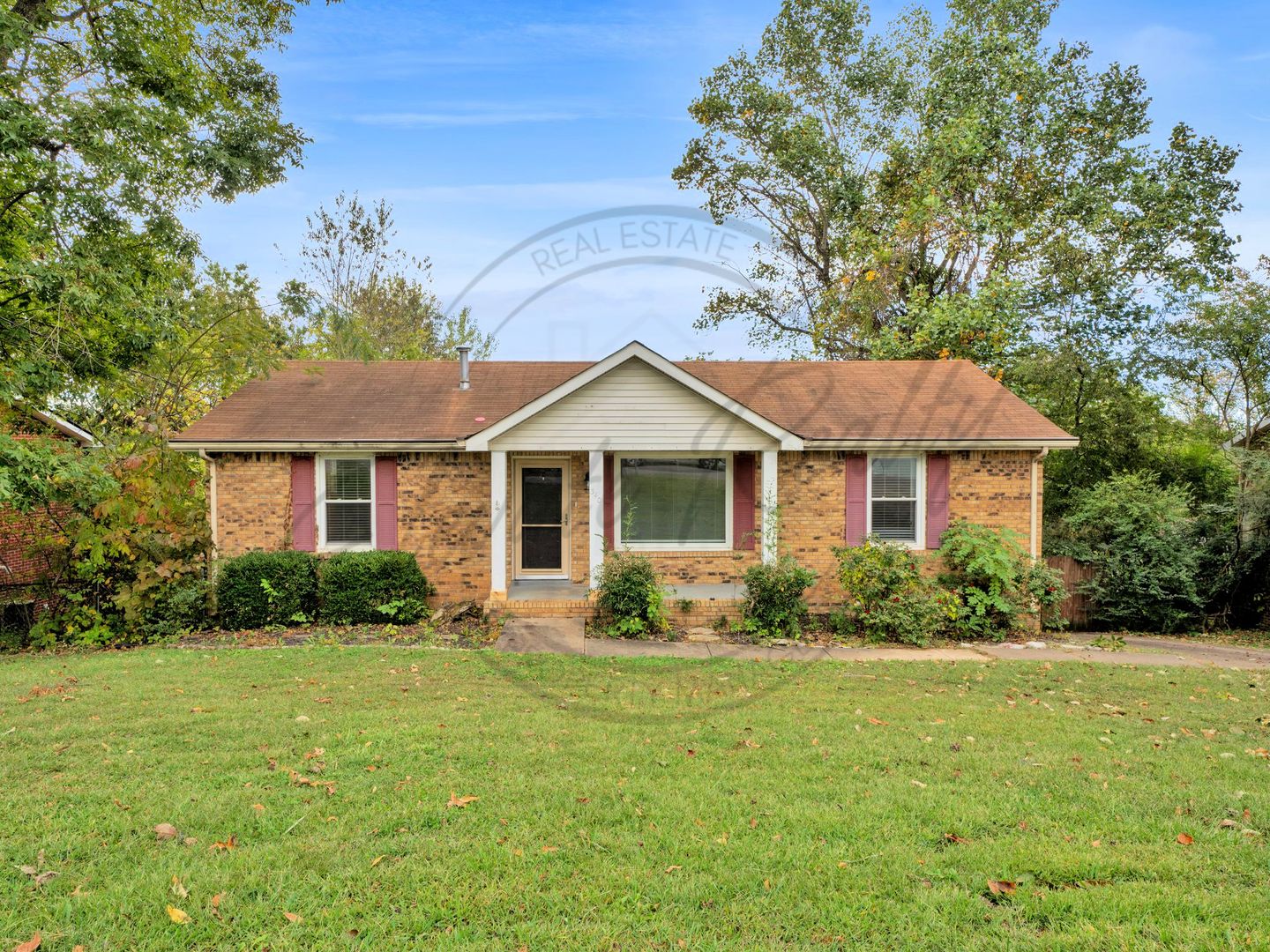 Clarksville House: 340 Jackson Rd