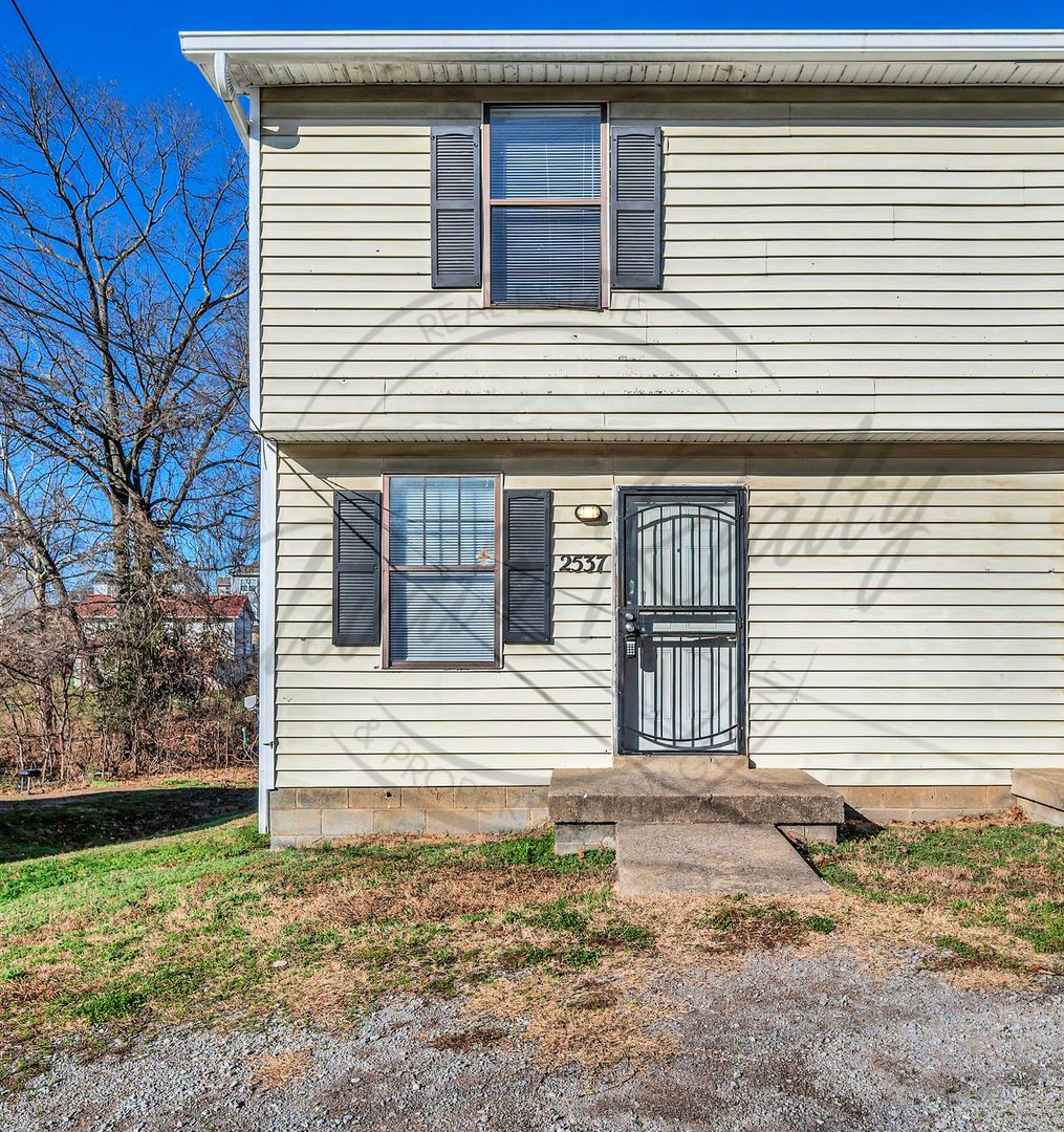 Nashville Multiplex: 2537 Highland Trace Dr