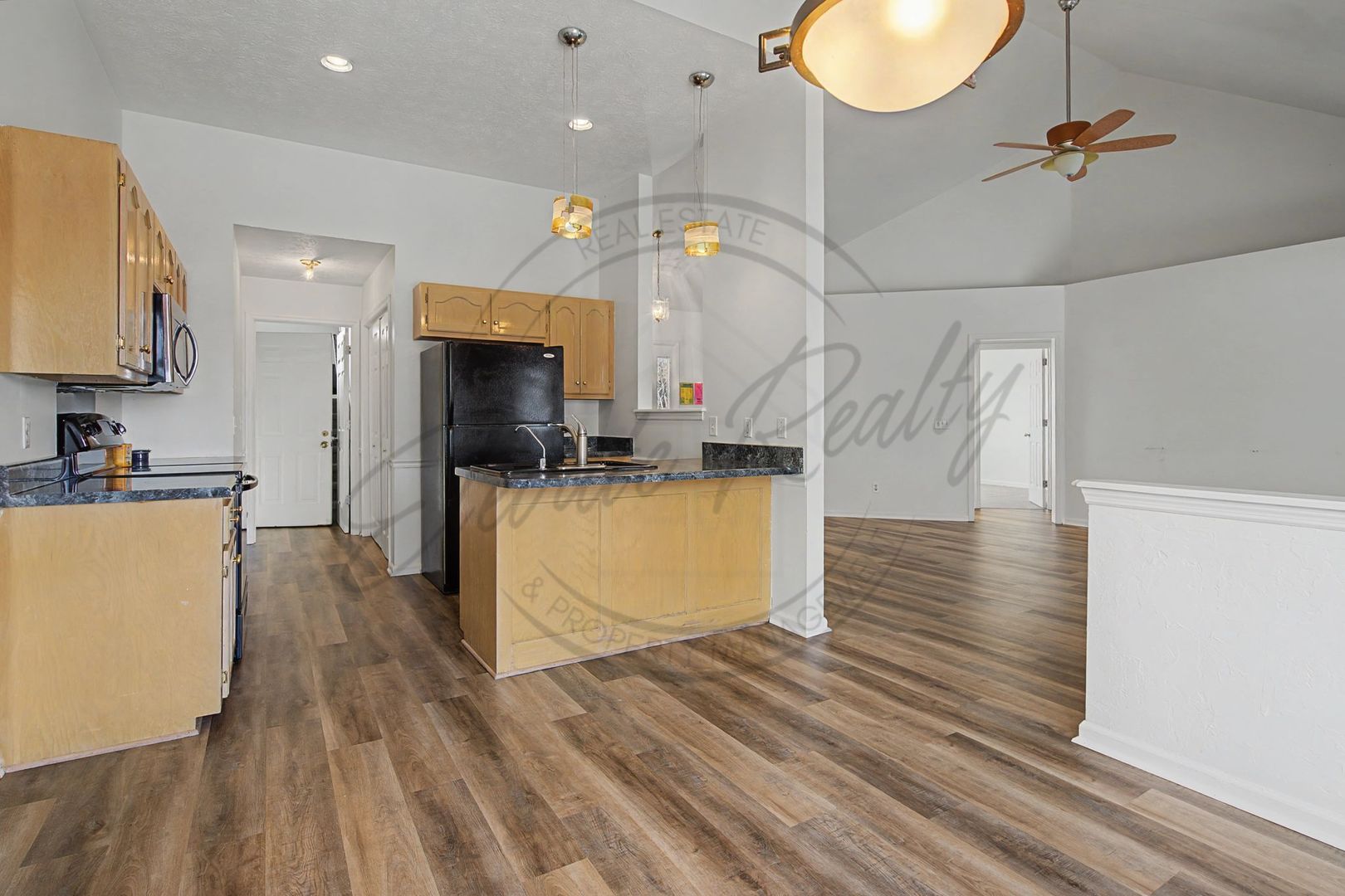 Hendersonville House: 105 Edgeview Dr