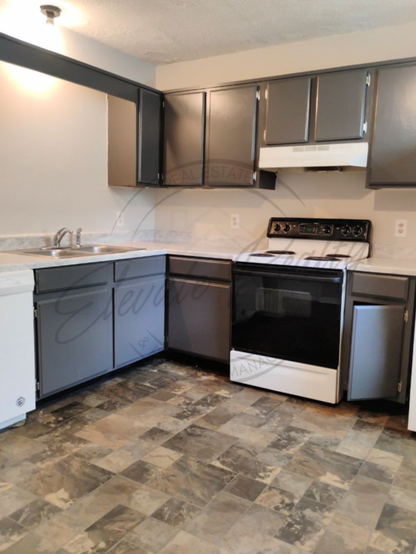 Nashville Multiplex: 2437 Woodale Lane