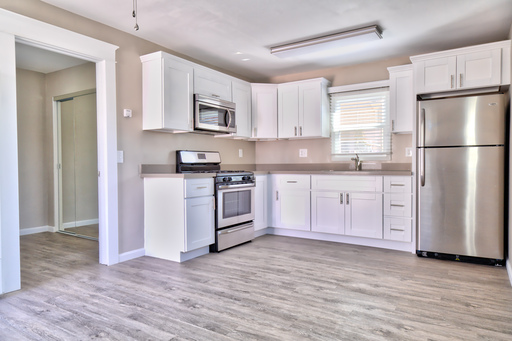 View DAILY b4 7:30pm|3D Video Tour Avail| | JUST LISTED| 1b1b Detached COTTAGE w/Detached GARAGE| Private Backyard| Onsite Laundry| Pet Friendly – photo 1