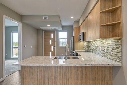 View DAILY b4 7:00pm|3D Video Tour Avail| Premium 2b2b #208| Walk in Closets| Gated| AC| W/D| 2b2b Plan I| Pet Friendly| Pkng| Carlsbad Village – photo 1