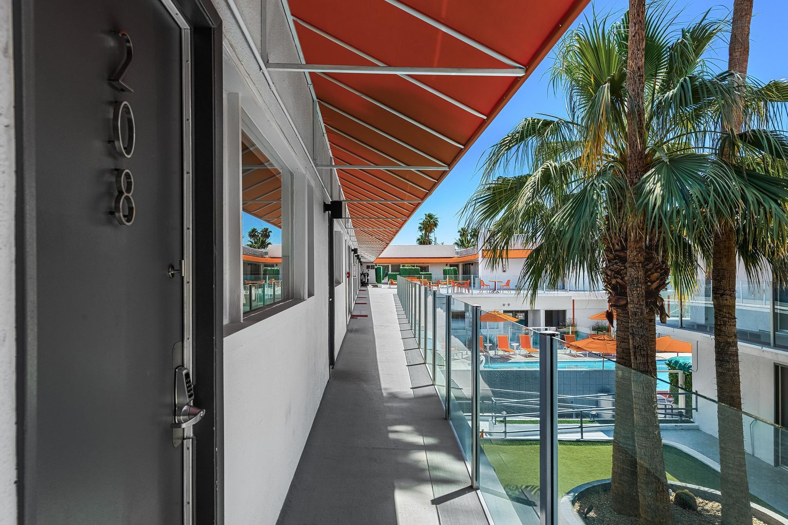 Palm Springs Apartment: 140 W. Via Lola