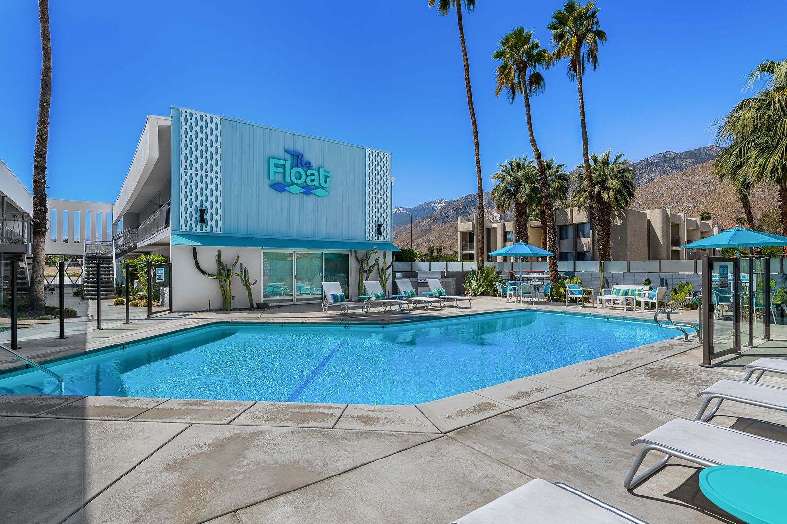 Palm Springs Apartment: 1530 E. Palm Canyon Dr.
