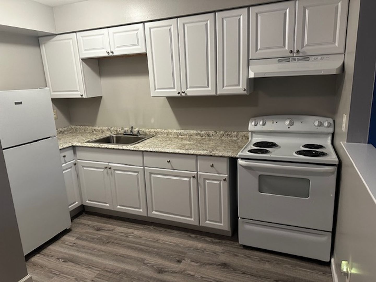 Garden City Apartment: 30507 Krauter