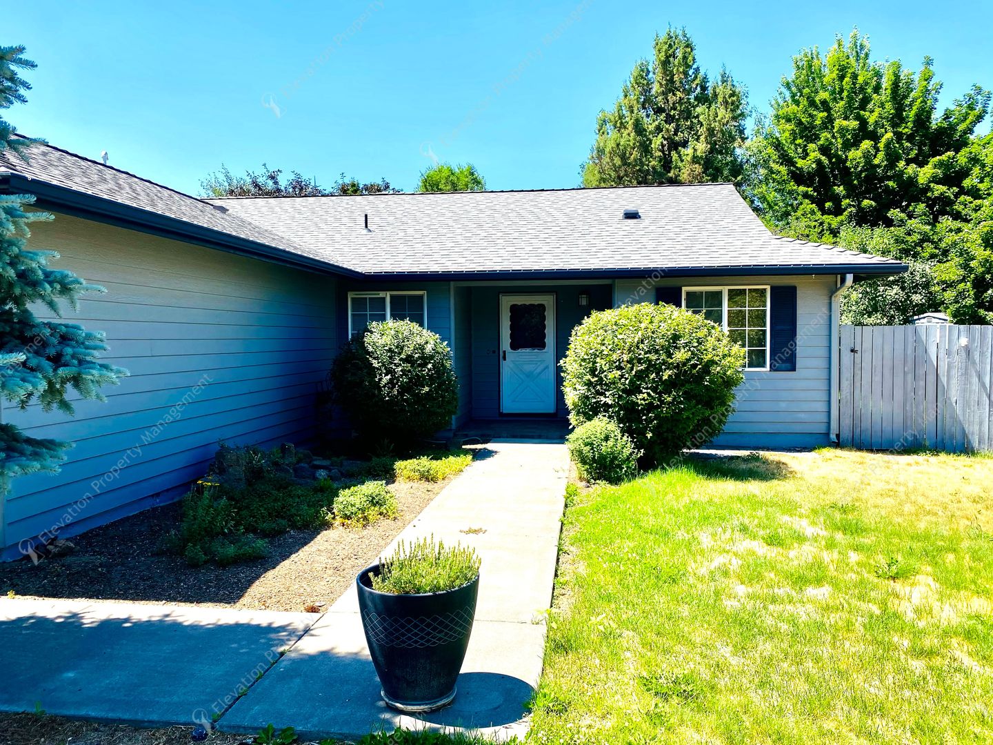 Bend House: 61875 Avonlea Circle