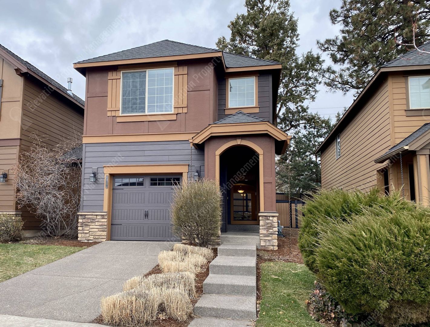 Bend House: 20281 Schaeffer Drive