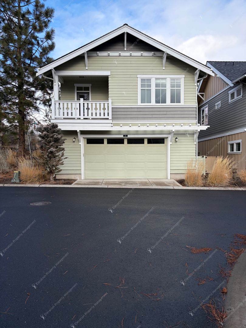 Bend House: 2439 NW Drouillard Ave