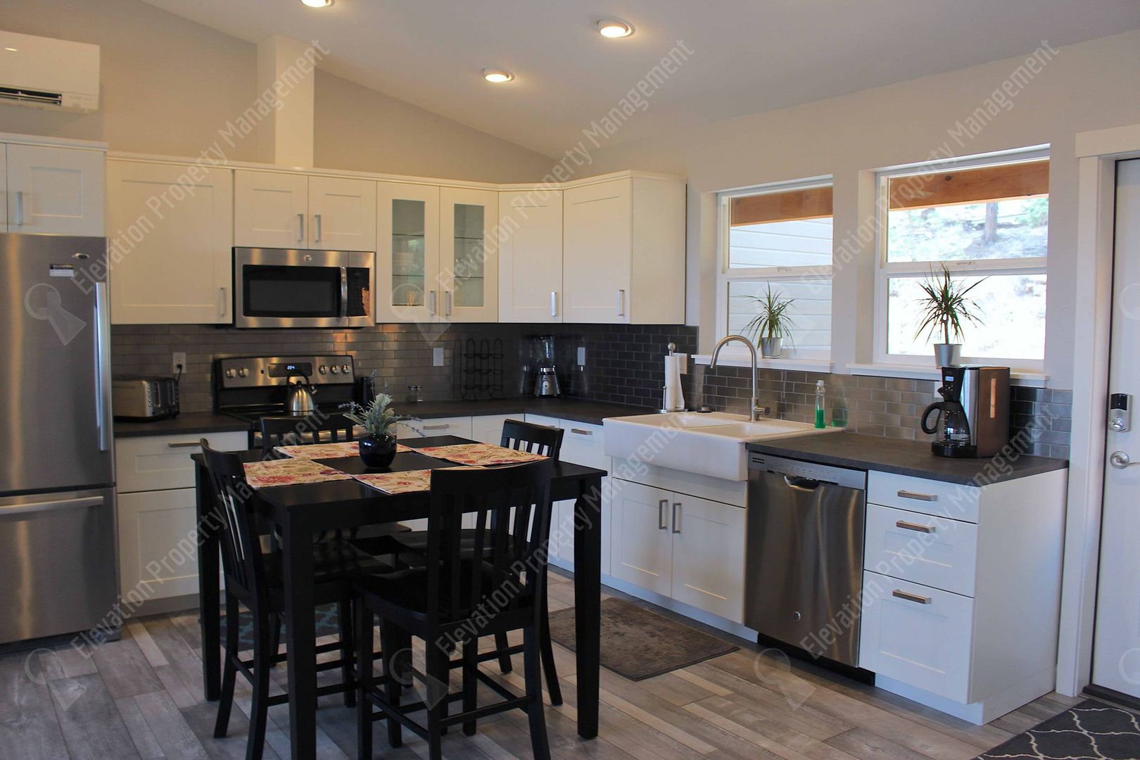 Bend House: 2485 NW Todds Crest Dr