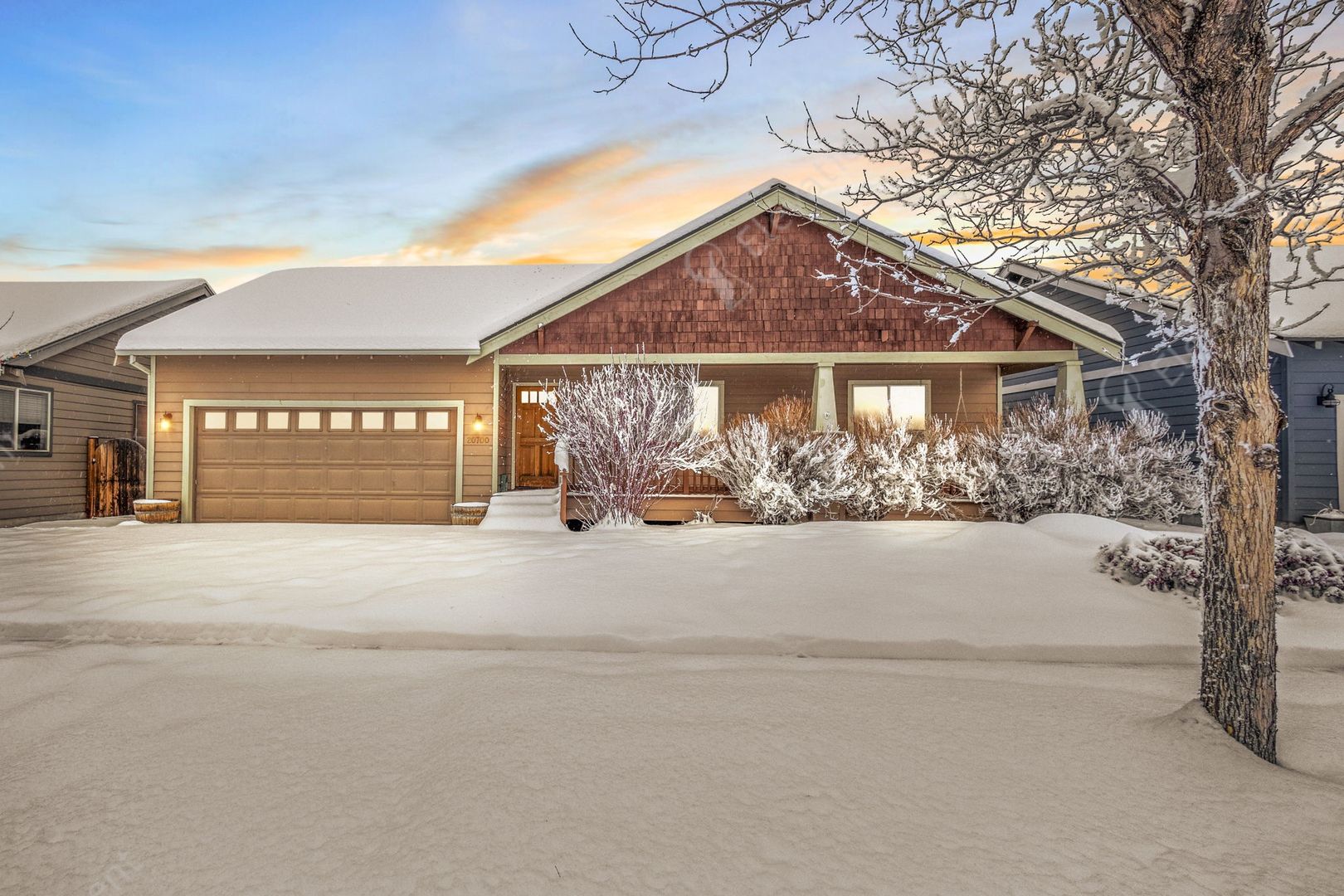 Bend House: 20700 Nicolette Drive
