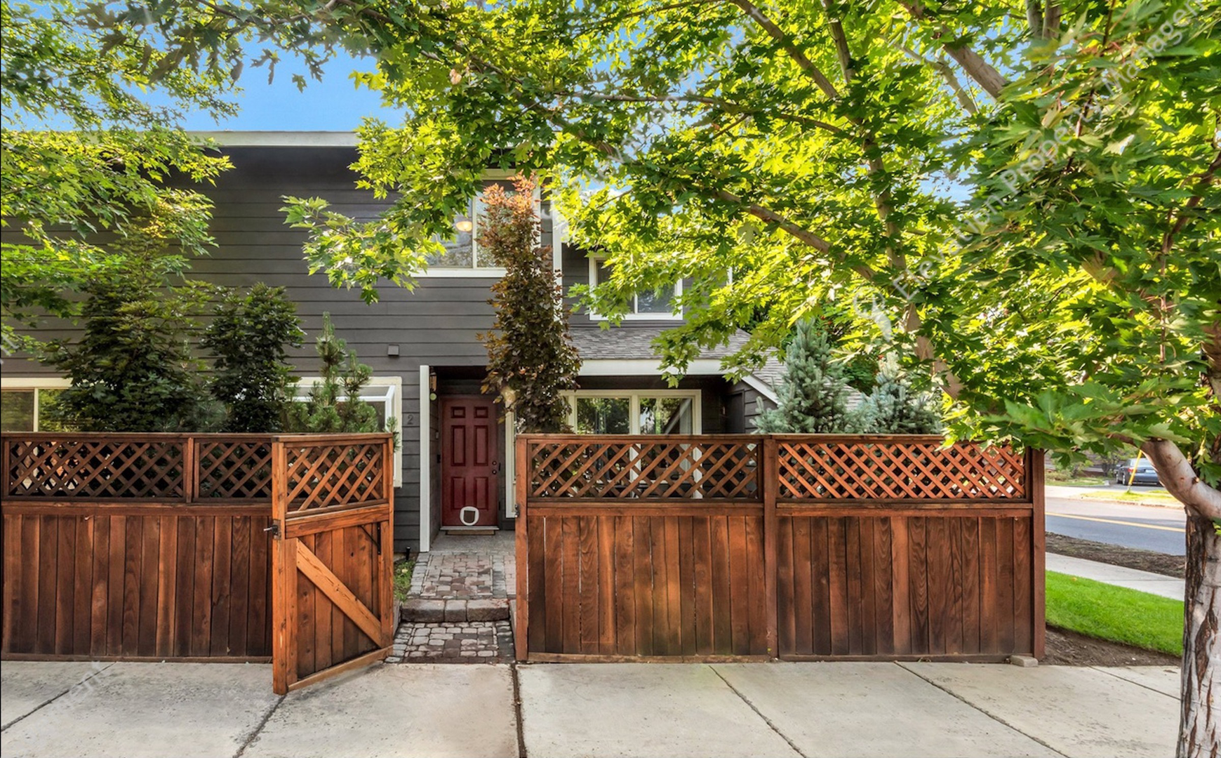 Bend House: 111 NW Hawthorne Avenue #2