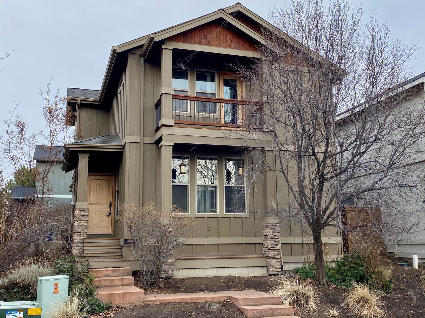 Bend House: 20187 Merriewood Lane