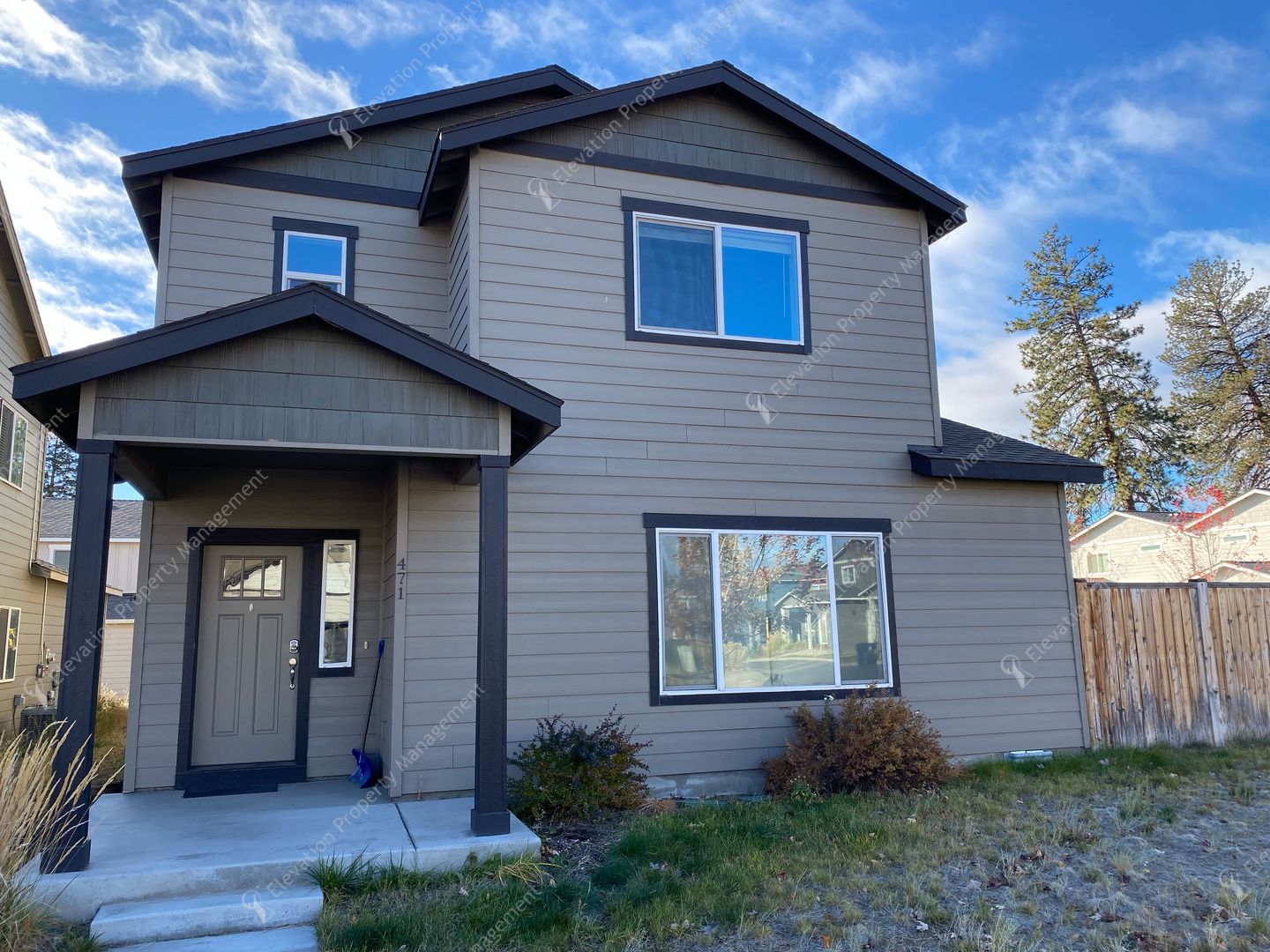 Bend House: 471 SE Glengarry Place