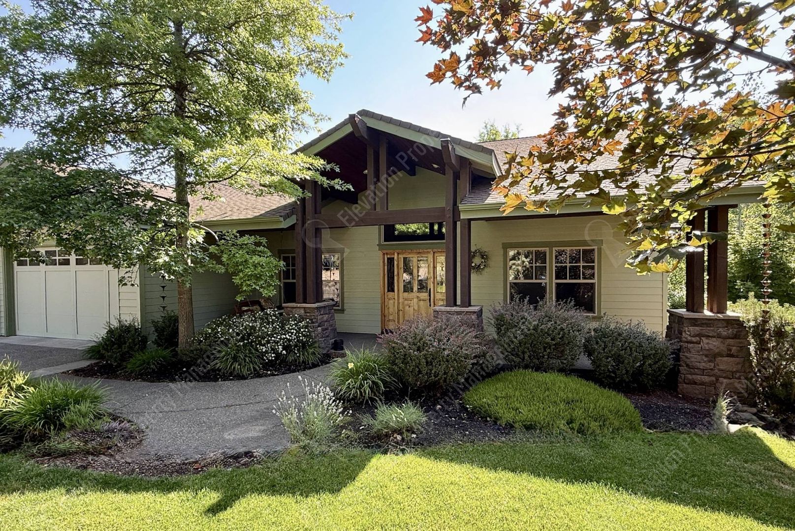 Bend House: 20979 Miramar Dr