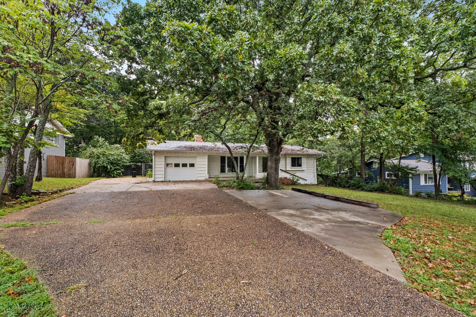 Fayetteville House: 2057 N. Old Wire Road