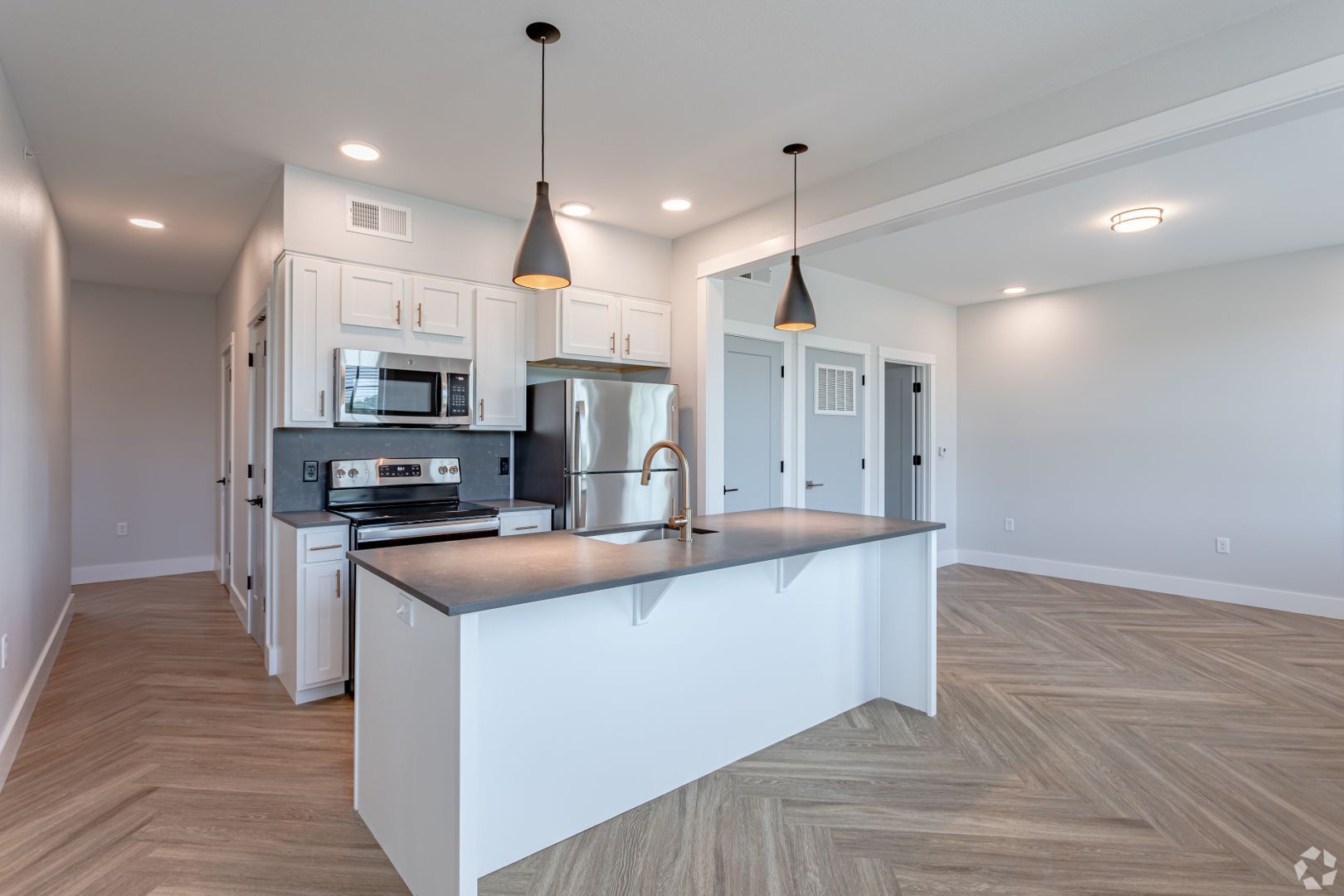 Johnson Apartment: 3632 Johnson Mill Blvd
