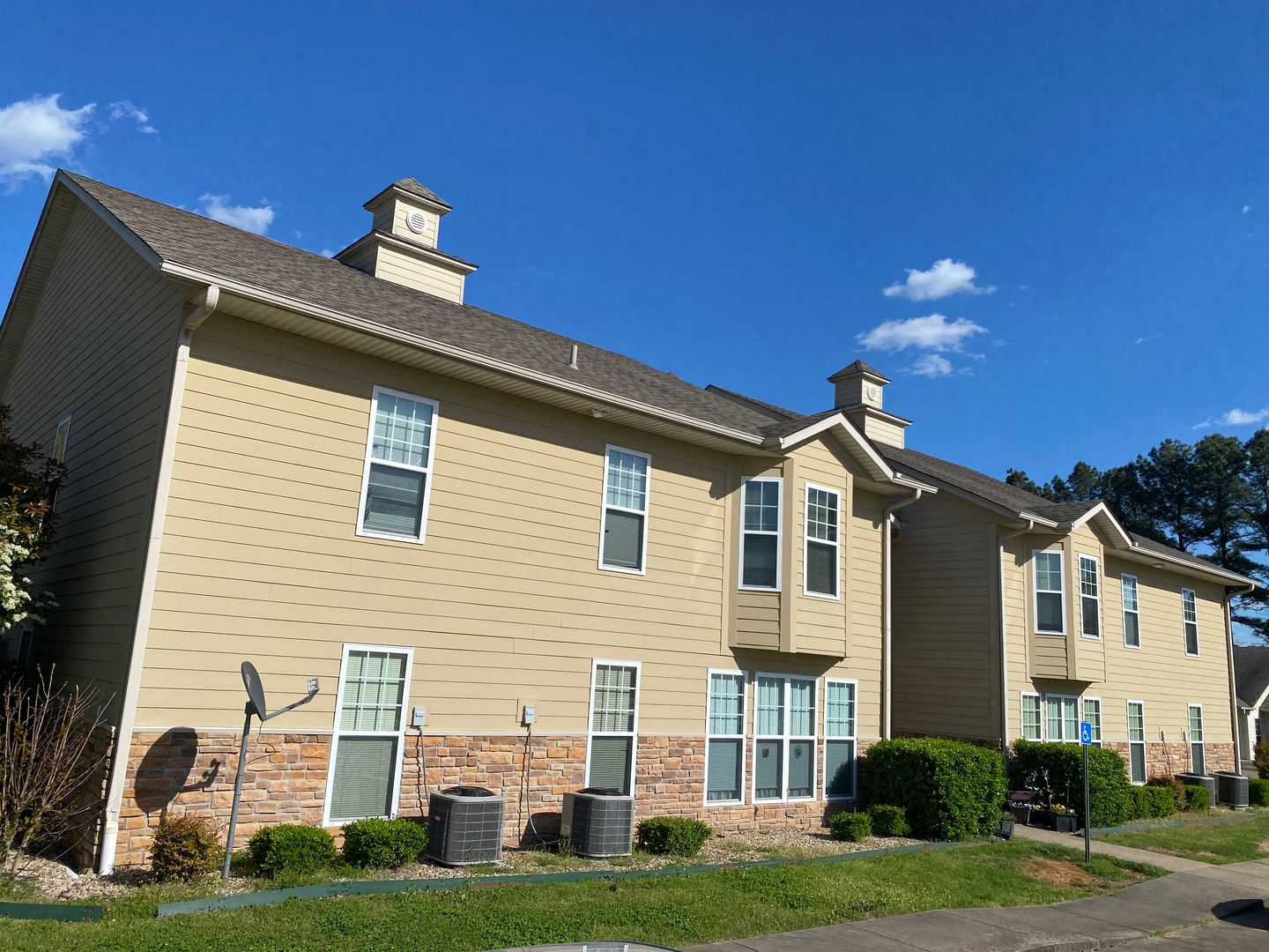 Cabot Apartment: 18 Station Circle