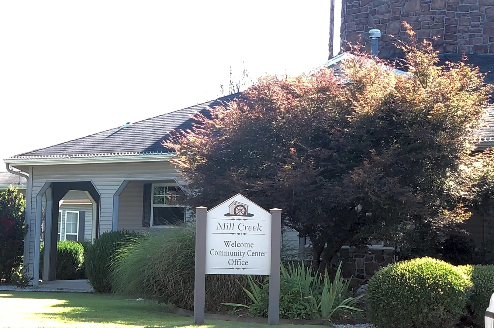 Springdale Apartment: 126 Rhodes Ave - 115