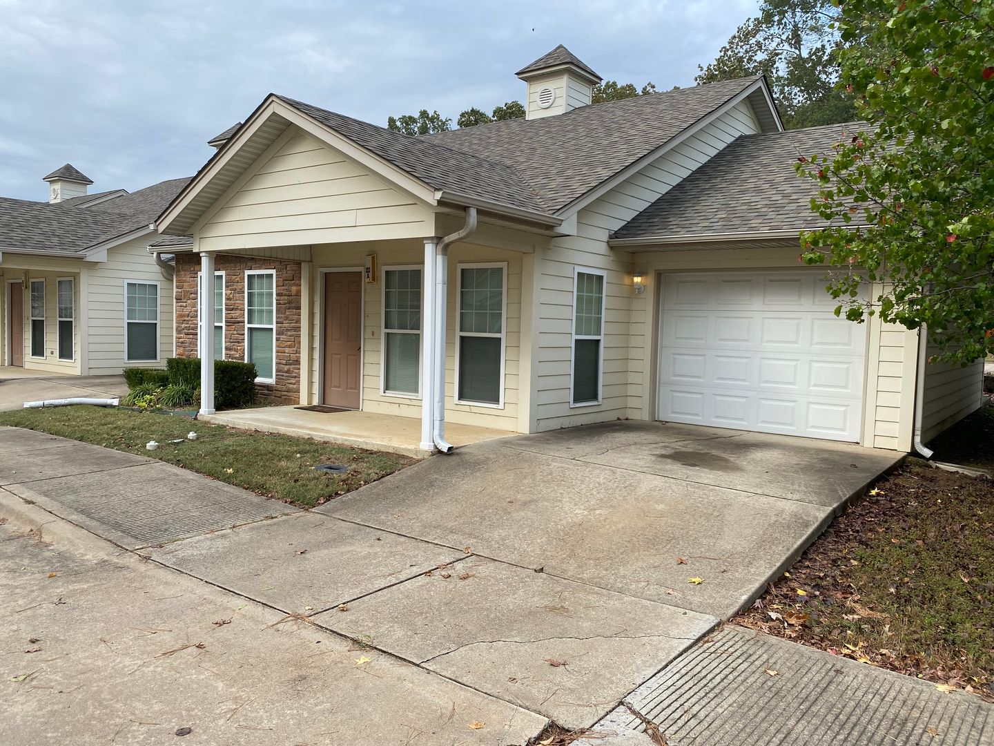 Cabot Apartment: 18 Station Circle