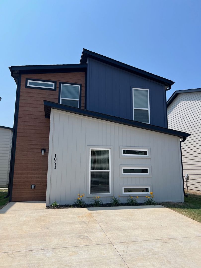 Centerton House: 1071 Ventnor Avenue