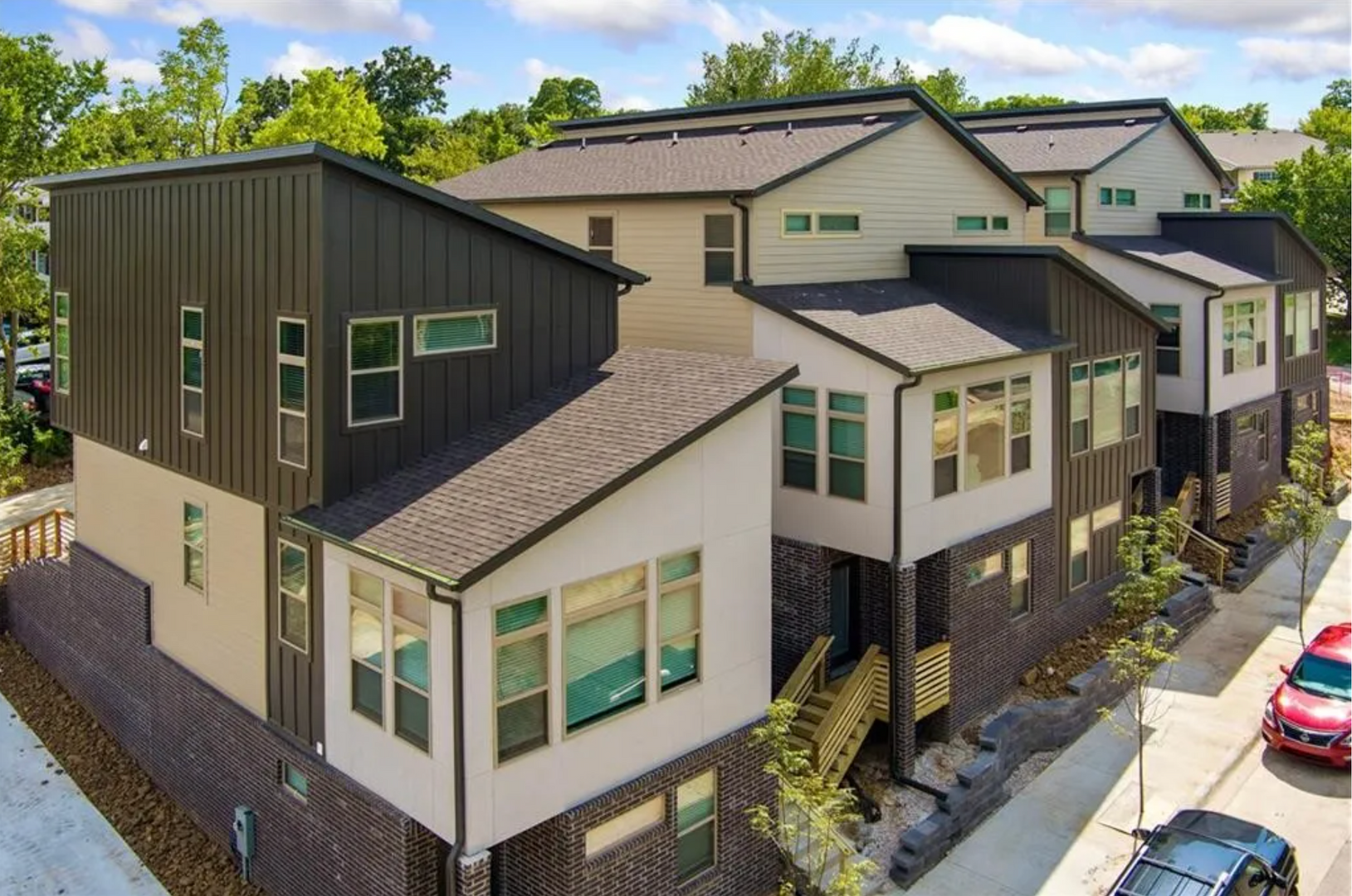 Fayetteville Apartment: 815 - 885 W Hughes