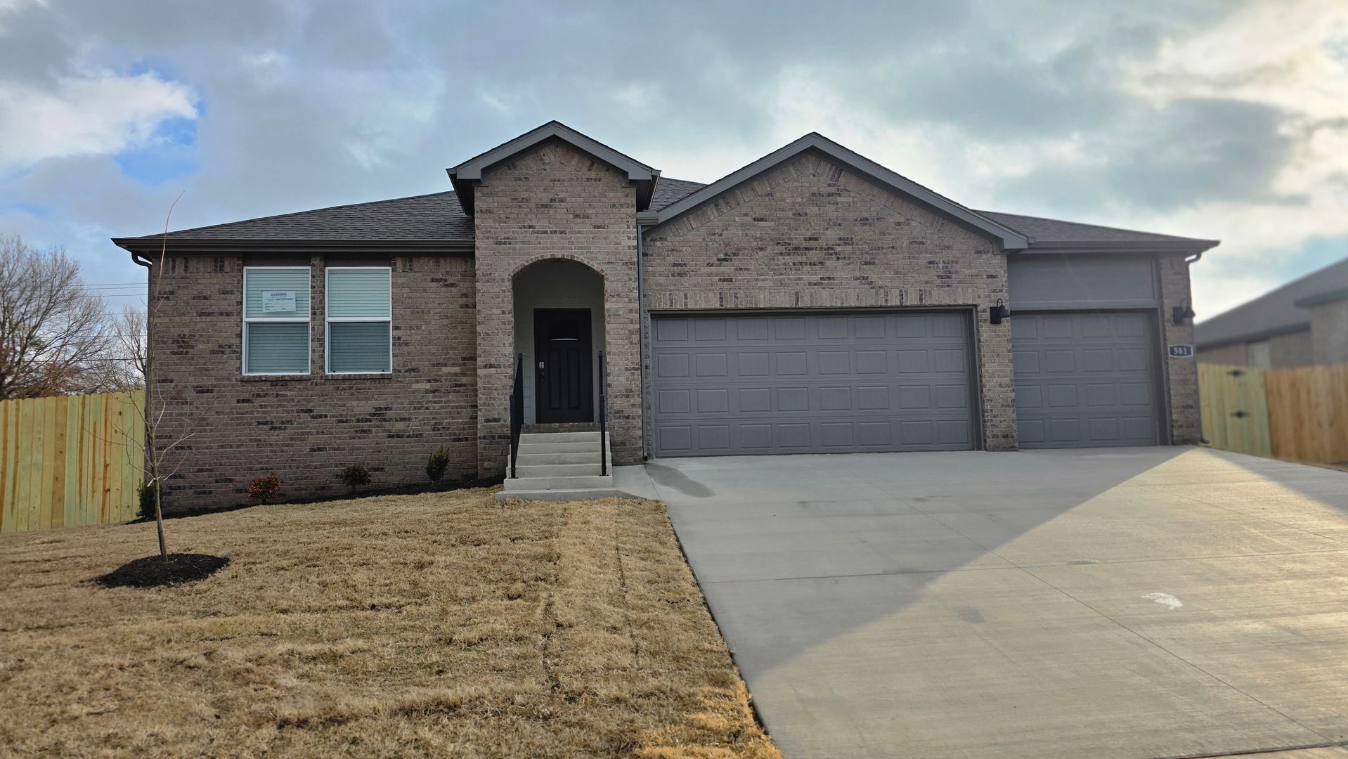 Prairie Grove House: 581 Crystal Drive