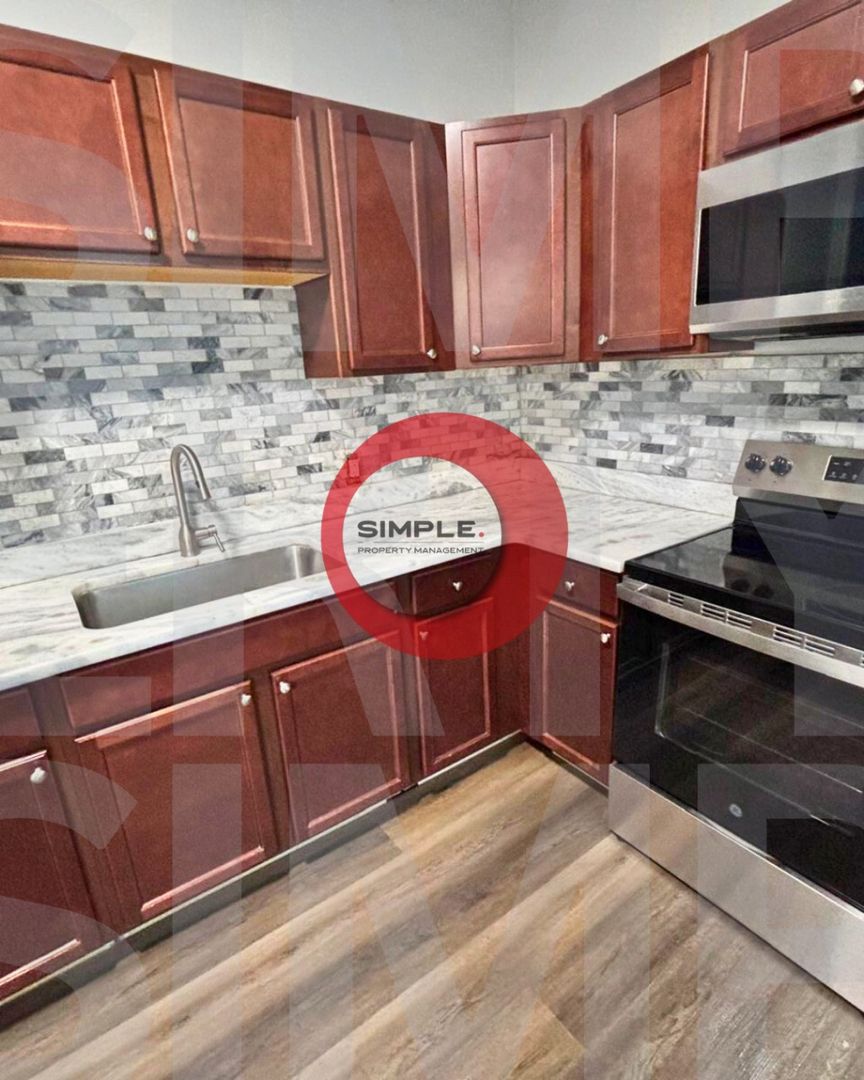 Huge 7-bedroom 2 baths with laundry on the first-floor house