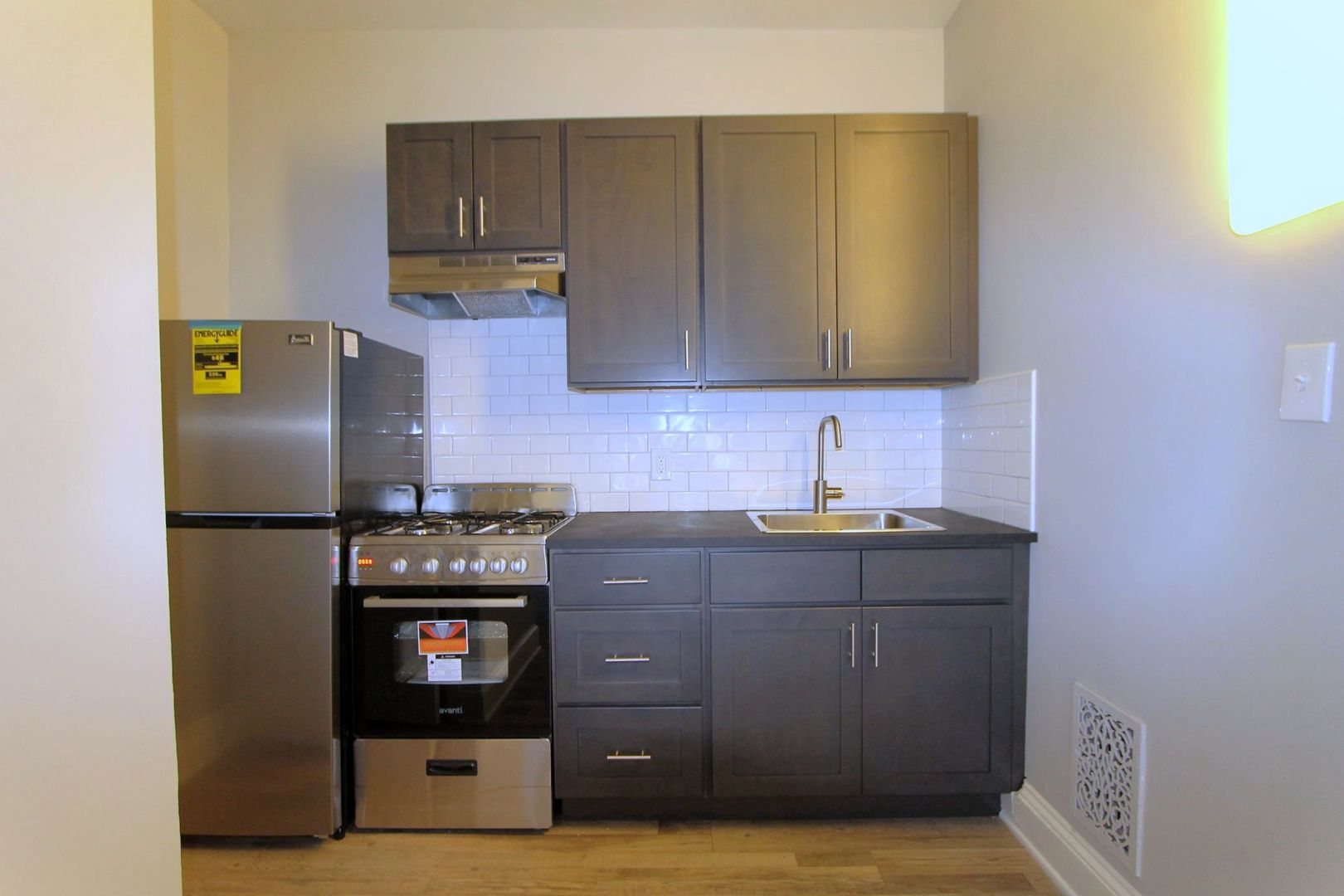 Philadelphia Apartment: 5028 Wayne Avenue