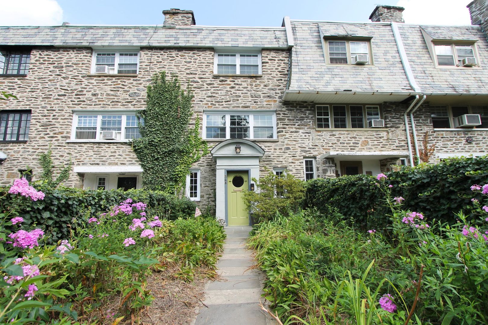 Philadelphia House: 346 East Meehan Avenue