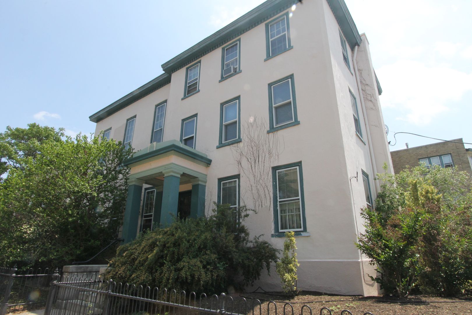 Philadelphia Apartment: 100 East Price Street