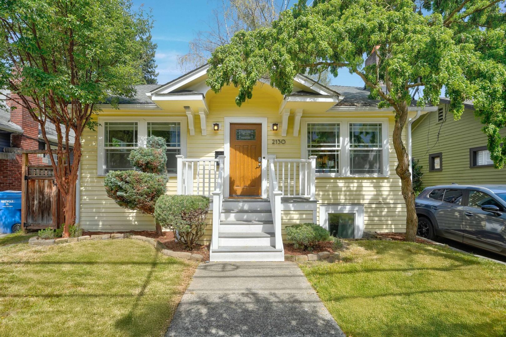 Seattle Apartment: 2130 Dexter Ave N