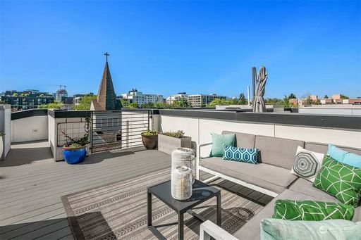 Live In Style on Capital Hill – photo 1