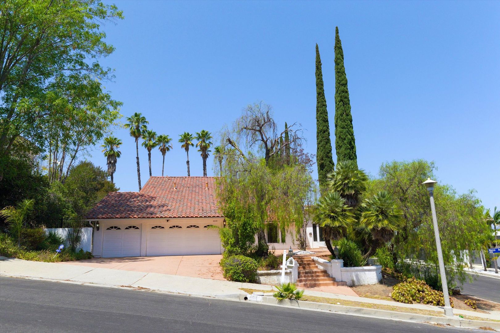 Encino House: 4041 Alonzo Ave