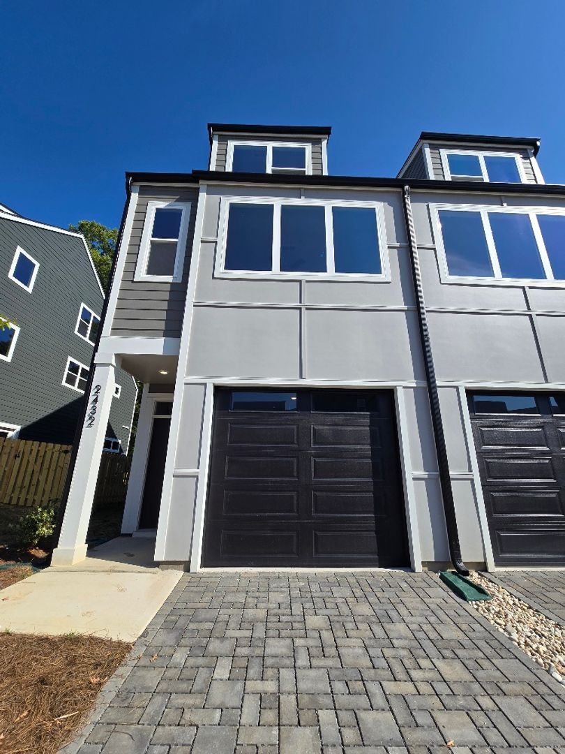Charlotte House: 2432 Arty Ave