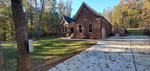 Providence Acres Neighborhood!! 550 Cottonfield..Avail for Sept move in – photo 1