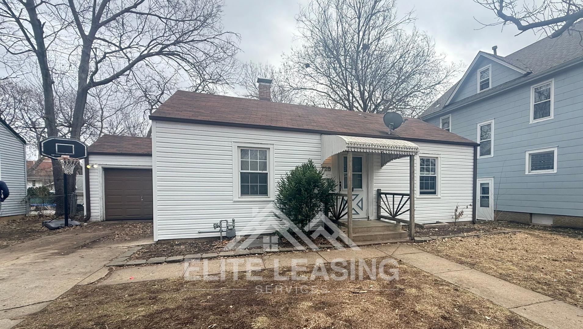 Topeka House: 728 SW Lindenwood Ave