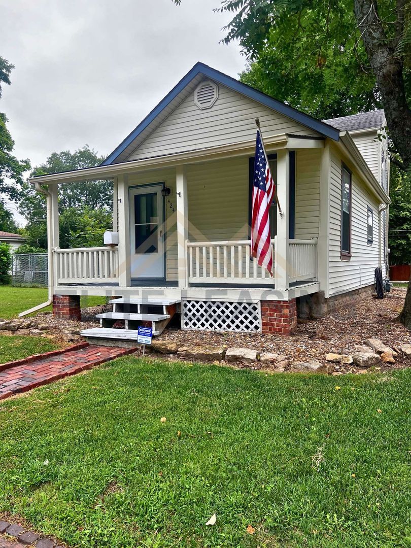 Topeka House: 424 SW Fillmore