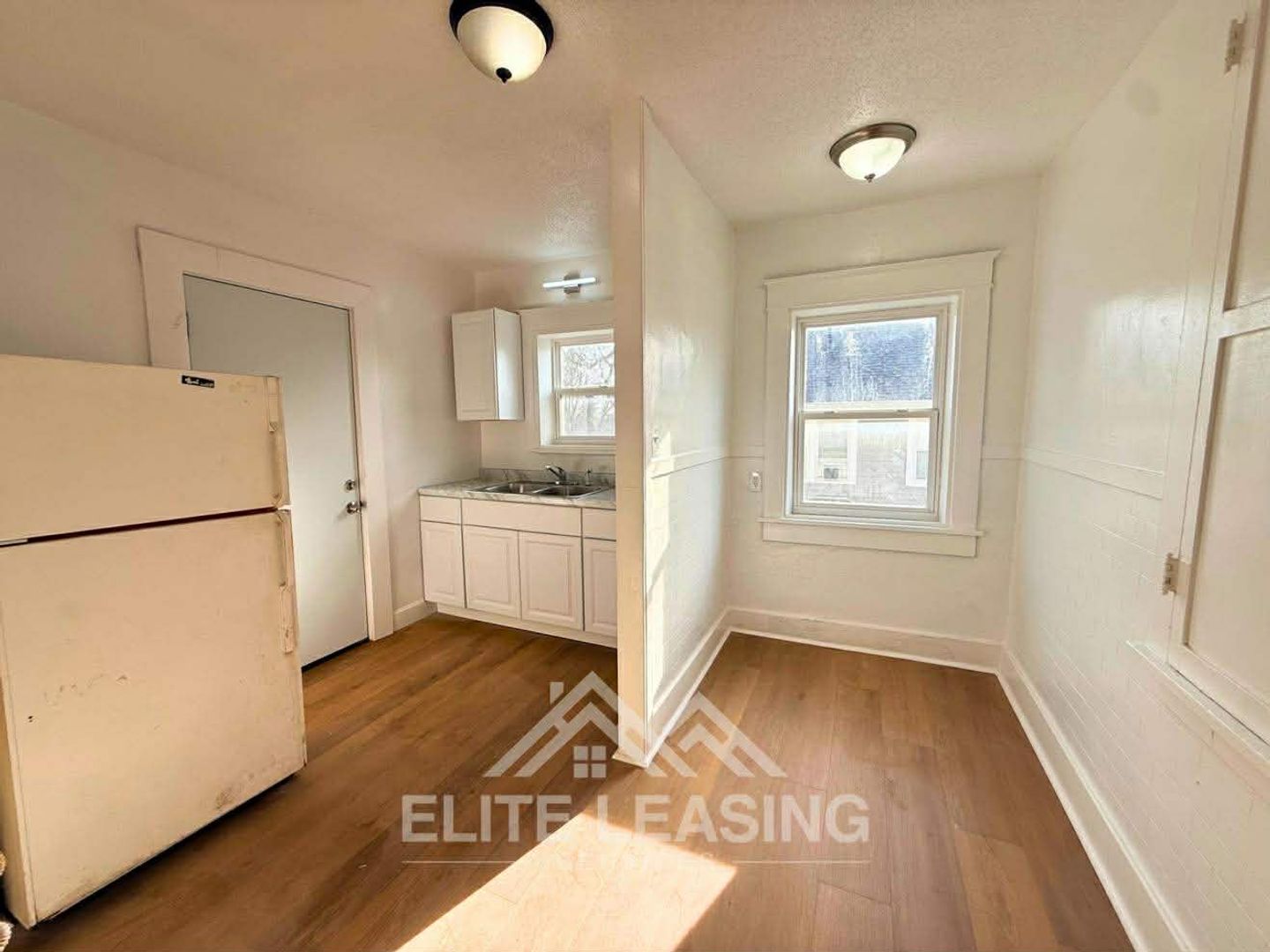 Ks Apartment: 1438 SW Van Buren