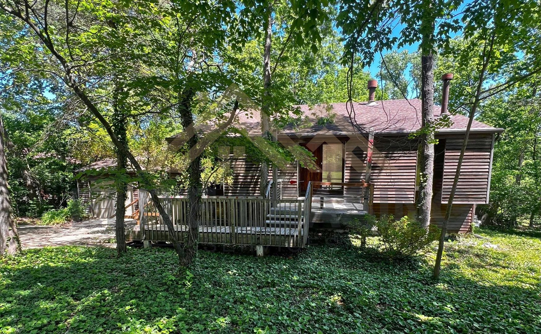 Topeka House: 4870 SW Skyline PKWY